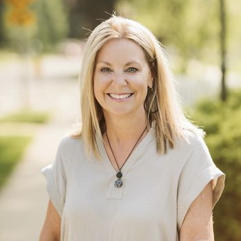 Portrait of Heidi Kresnak, Sales Agent