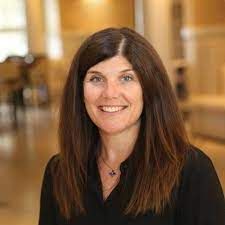 Portrait of Jennifer Miller, Associate Broker